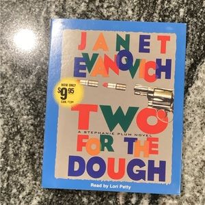 Janet Evanovich “TWO FOR THE DOUGH” 3 CD’S
